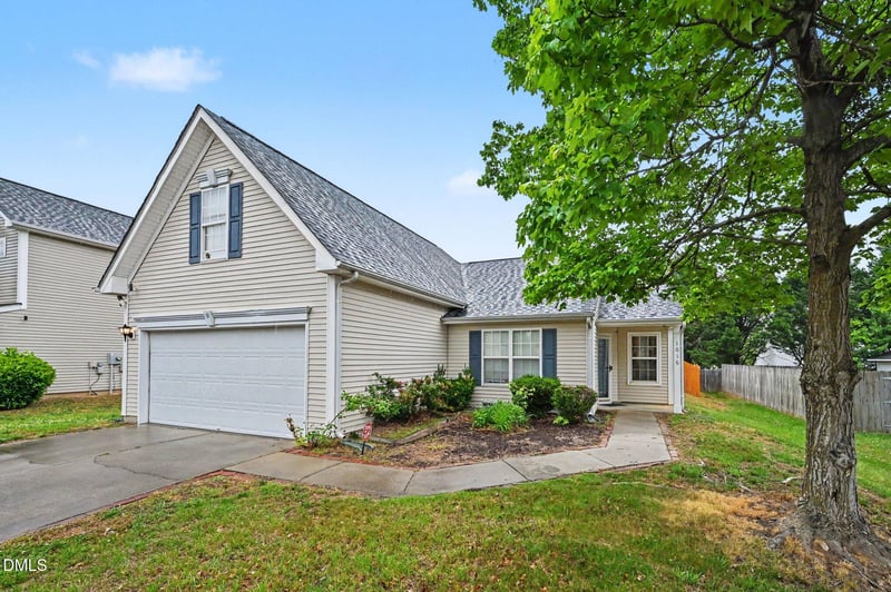 1016 Penncross Dr, Raleigh, NC 27610