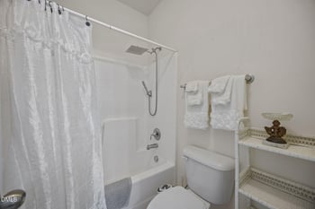 1016 Skyler Ln, Durham, NC 27705