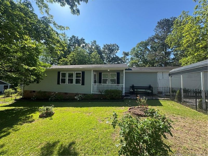 1017 Bailes Dr, Sanford, NC 27330