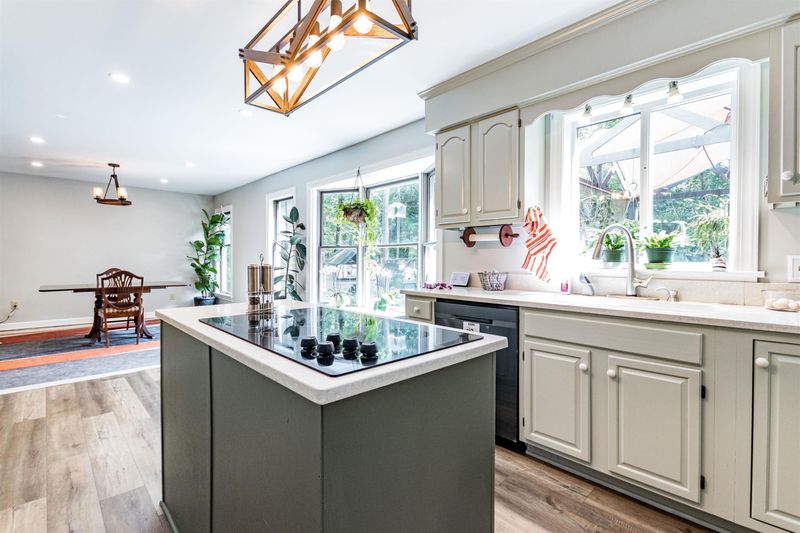 1017 Mulberry Rd, Clayton, NC 27520