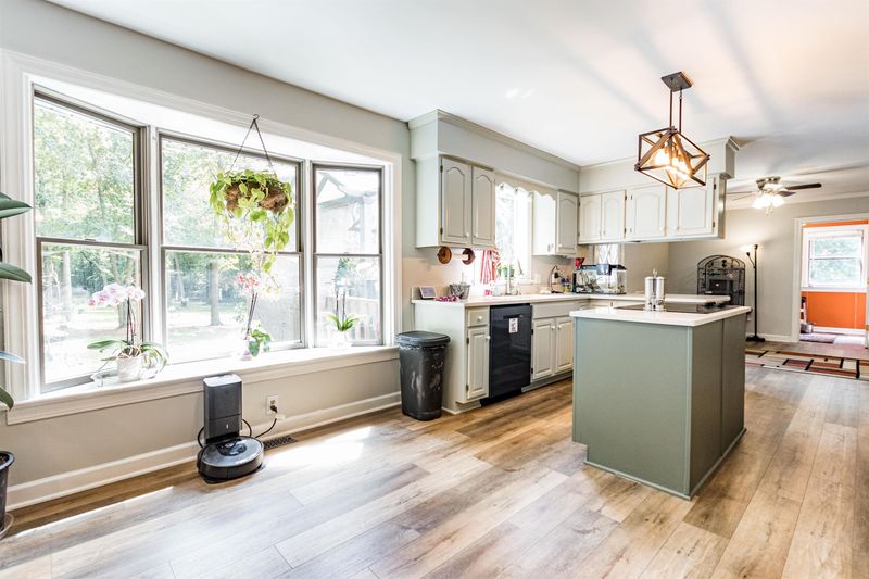 1017 Mulberry Rd, Clayton, NC 27520