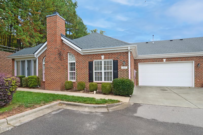 1017 Thistle Briar Pl, Cary, NC 27511
