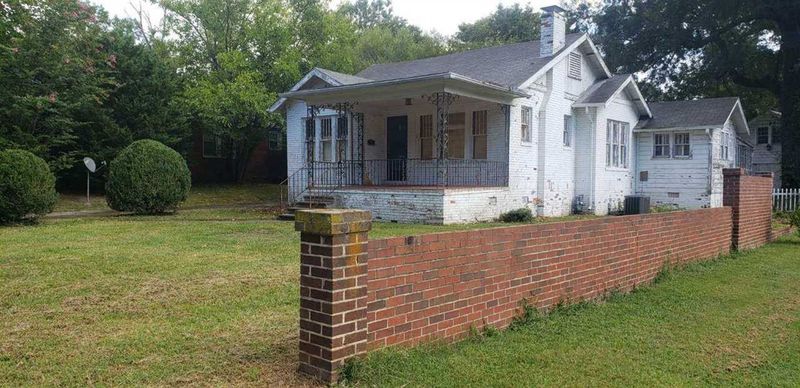 1018 Edgewood Ave, Burlington, NC 27215