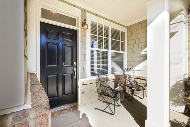 1018 Freeport Dr, Cary, NC 27519
