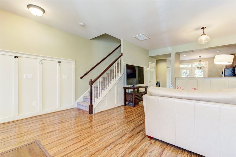1018 Freeport Dr, Cary, NC 27519