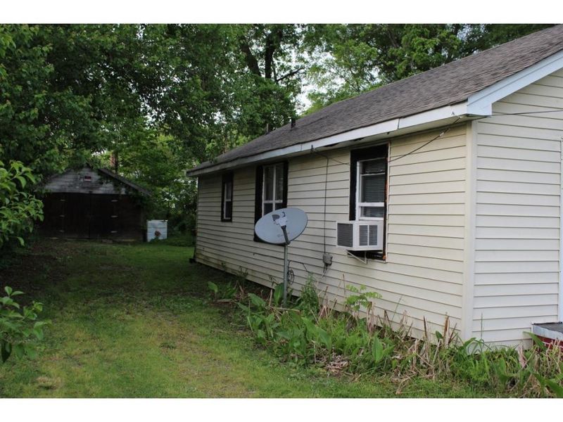 1018 Grace Ave, Burlington, NC 27217