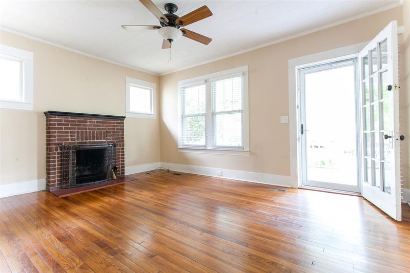 1018 Iredell St, Durham, NC 27705