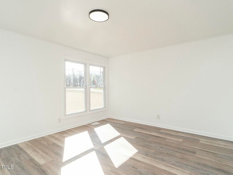 1018 Roxboro St, Haw River, NC 27258
