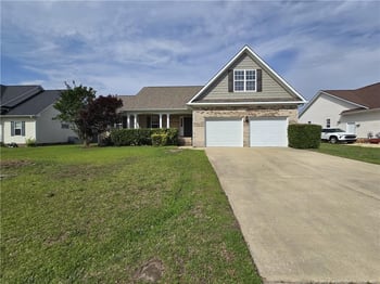 1019 Canter Ln, Hope Mills, NC 28348