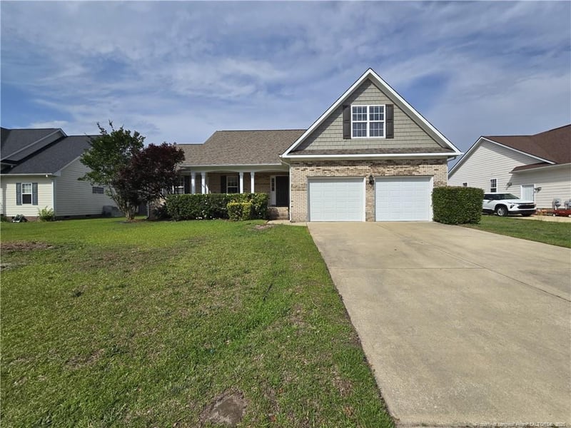 1019 Canter Ln, Hope Mills, NC 28348