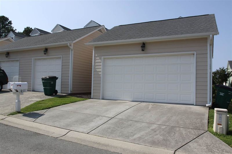 1019 Christopher Dr, Chapel Hill, NC 27517