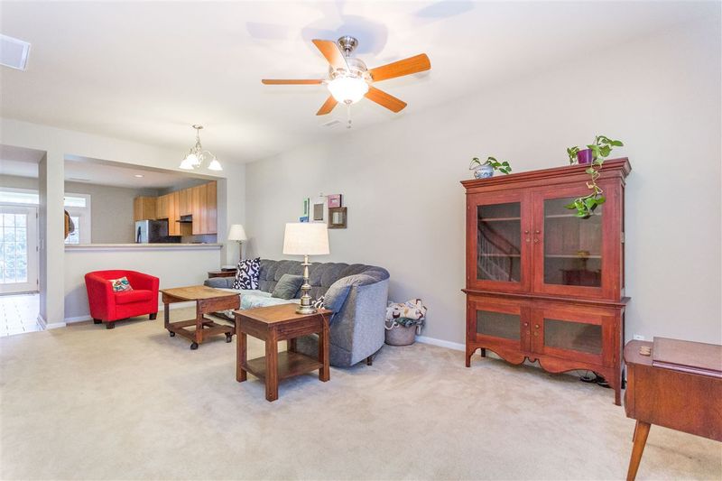 1019 Freeport Dr, Cary, NC 27519