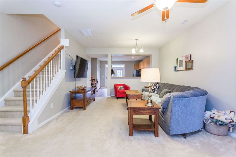 1019 Freeport Dr, Cary, NC 27519