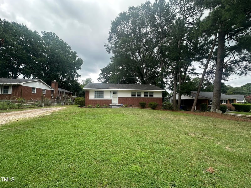 1019 Greenwich St, Raleigh, NC 27610