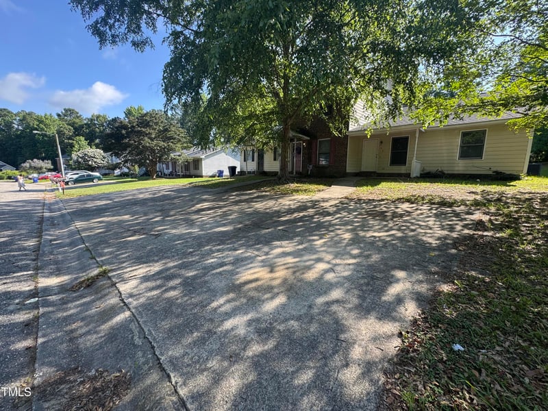 102 - 104 Henley Pl, Smithfield, NC 27577