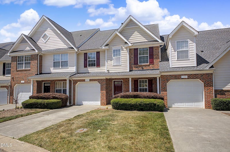 102 Anamoor Dr, Cary, NC 27513