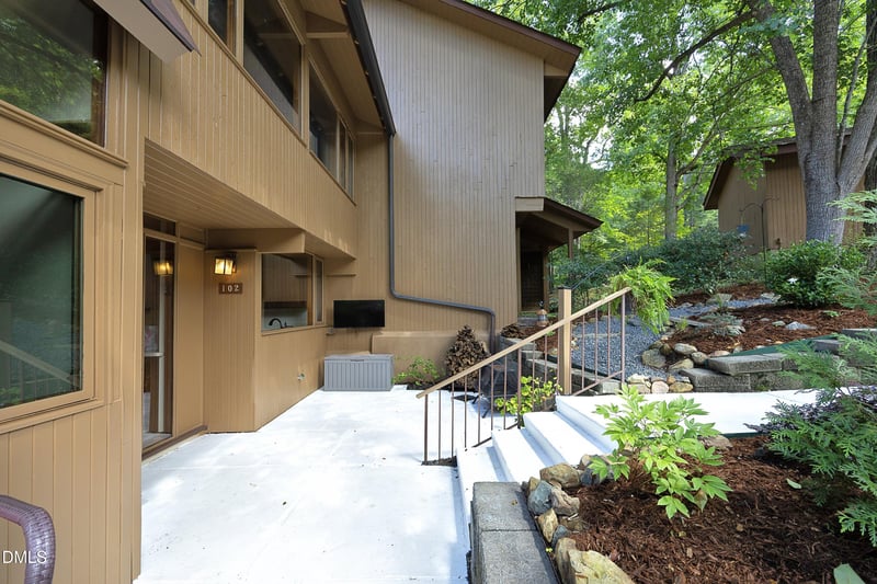 102 Arbutus Pl, Chapel Hill, NC 27517