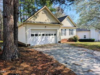 102 Ashton Ct, Clayton, NC 27527