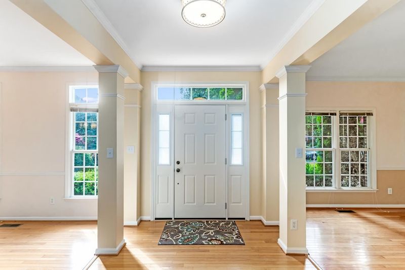 102 Aspen Hollow Ct, Cary, NC 27518
