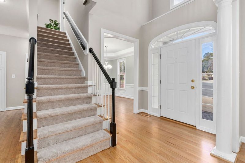 102 Barningham Ct, Cary, NC 27519