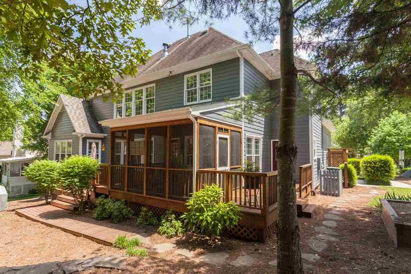 102 Barthel Dr, Cary, NC 27513
