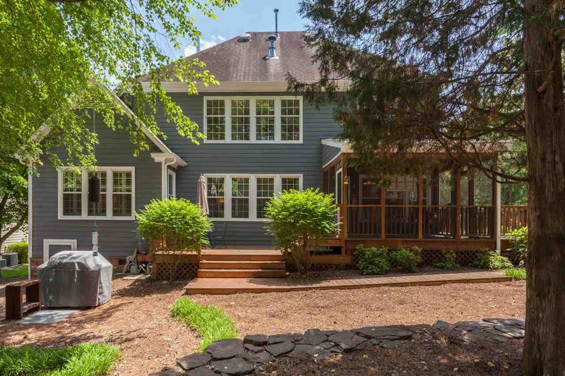 102 Barthel Dr, Cary, NC 27513