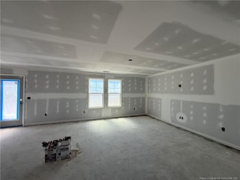 102 Baxley Dr, Dunn, NC 28334