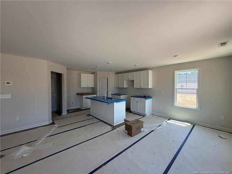 102 Baxley Dr, Dunn, NC 28334