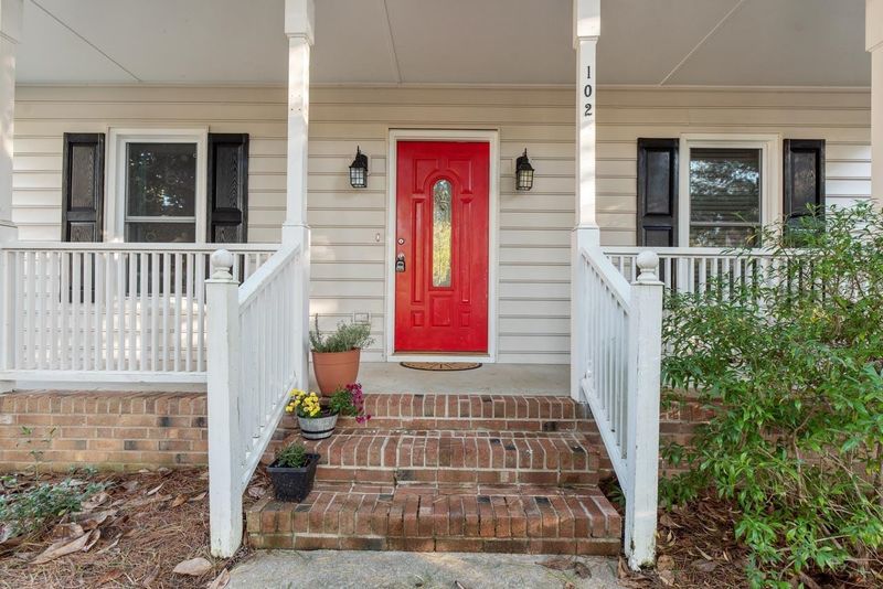102 Bellamy Ct, Cary, NC 27511