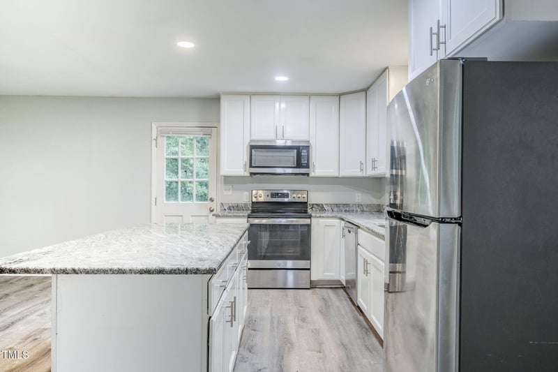 102 Bend Dr, Knightdale, NC 27545