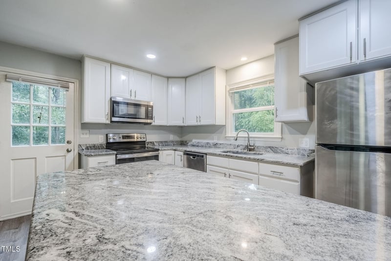 102 Bend Dr, Knightdale, NC 27545