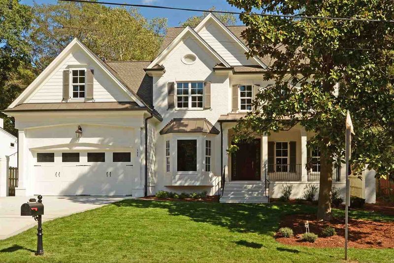 102 Berkshire Rd, Raleigh, NC 27608