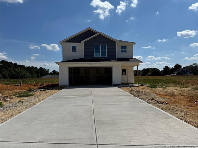 102 Boston River Dr, Dunn, NC 28334