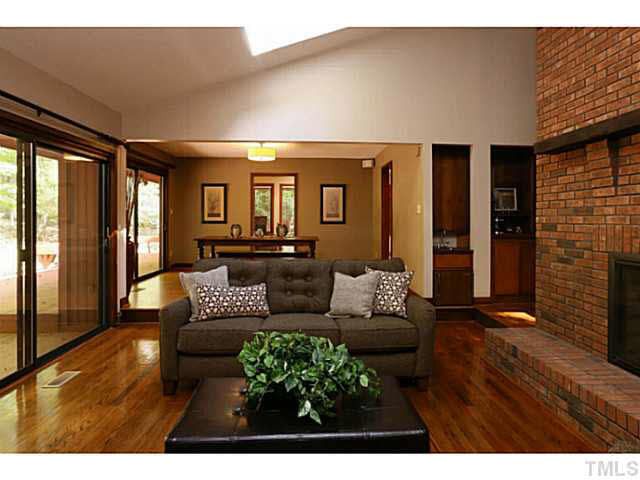 102 Boulder Bluff Trl, Chapel Hill, NC 27516