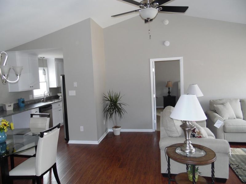 102 Briarcliff Dr, Mebane, NC 27302