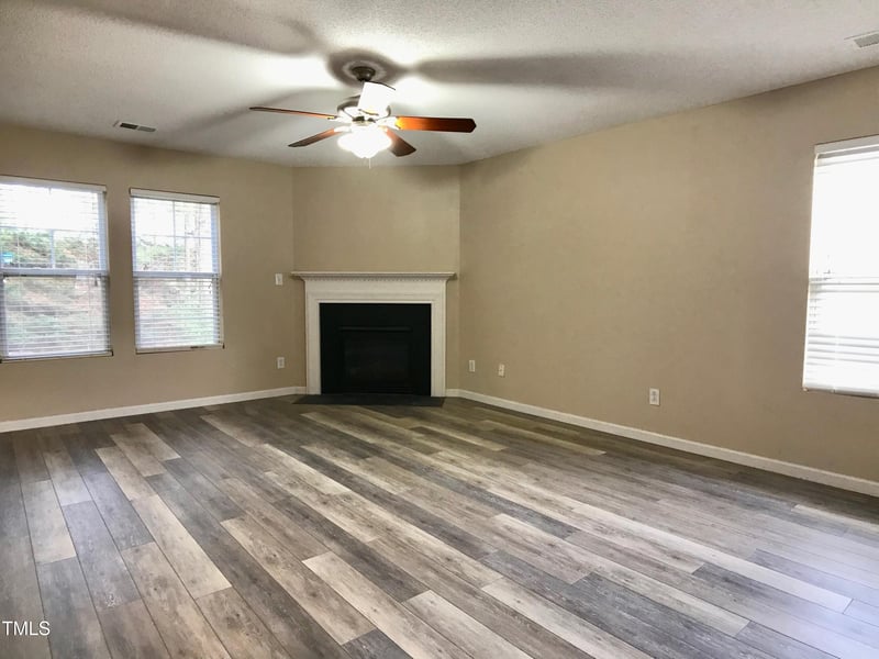 102 Brookhaven Dr, Clayton, NC 27527