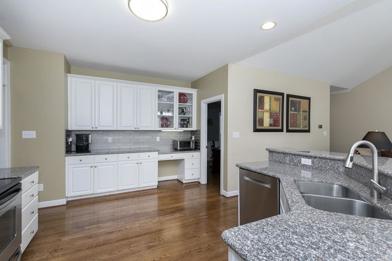 102 Buckhaven Ct, Apex, NC 27502