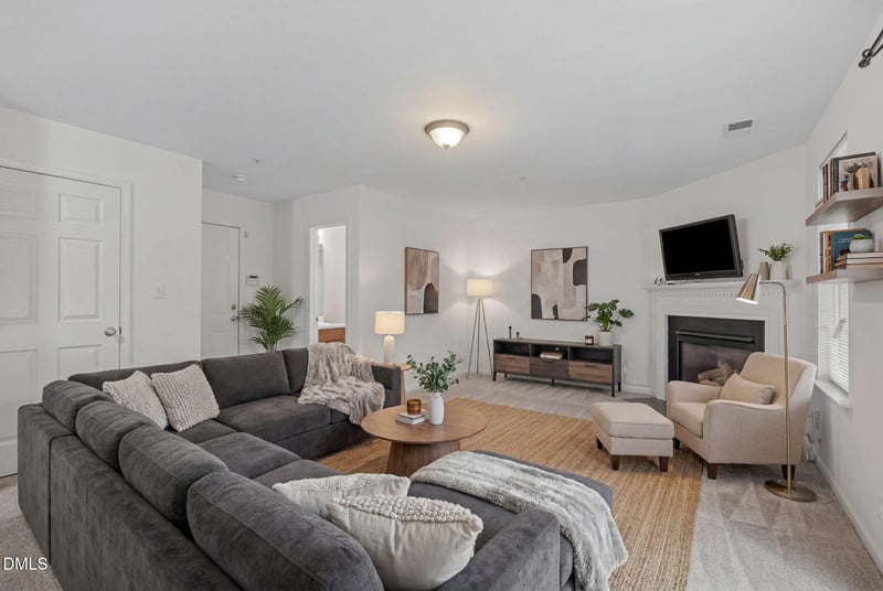 102 Cabernet Dr, Chapel Hill, NC 27516