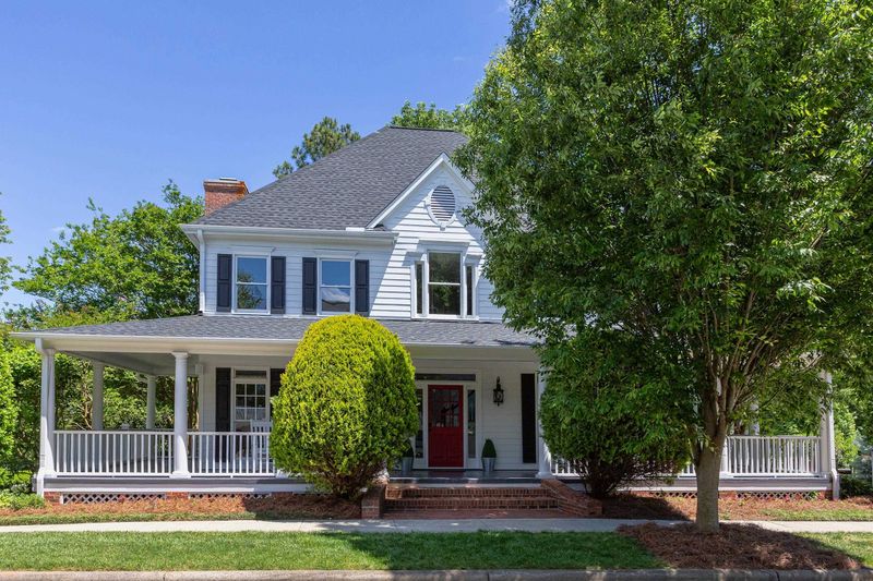 102 Calderon Dr, Chapel Hill, NC 27516
