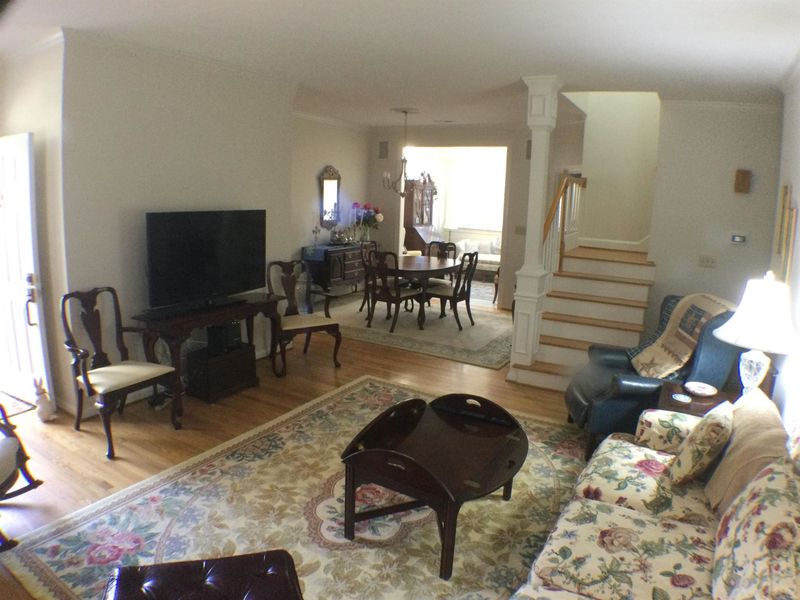 102 Cameron Glen Dr, Chapel Hill, NC 27516