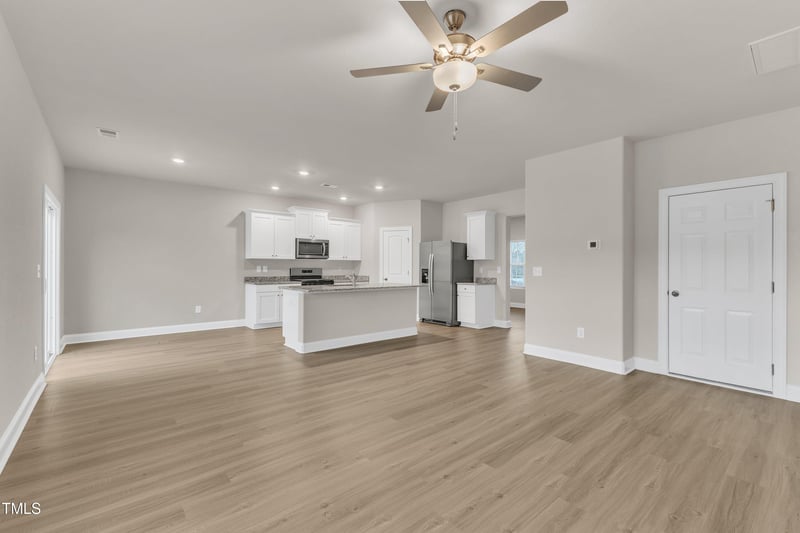 102 Campaign Dr, Mebane, NC 27302