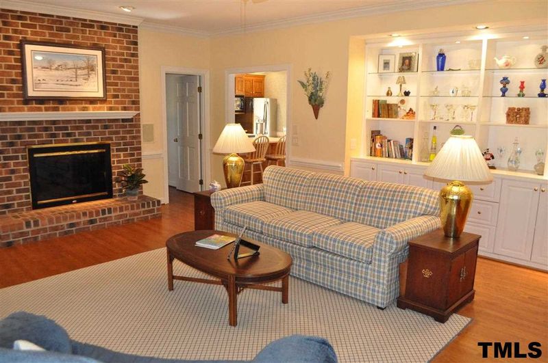 102 Canberra Ct, Cary, NC 27513