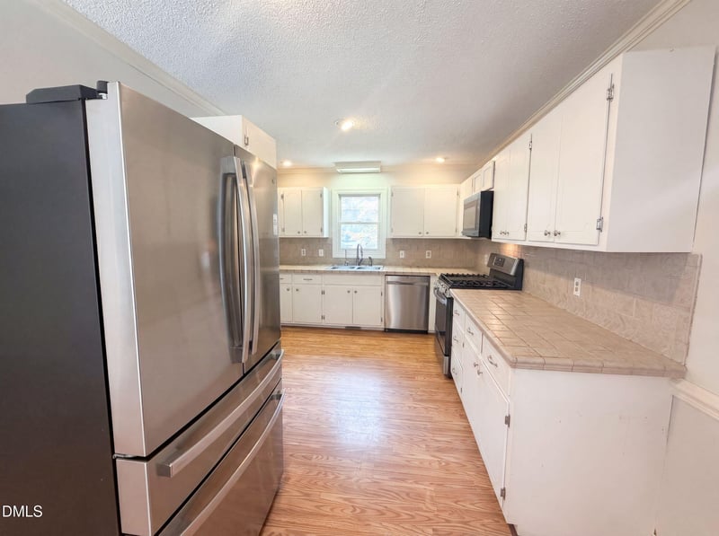 102 Carmel Ct, Cary, NC 27511