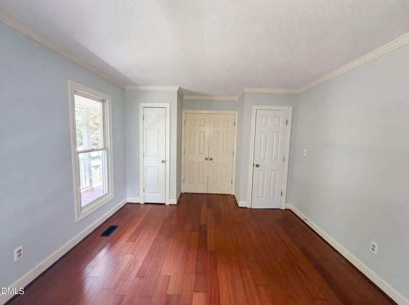 102 Carmel Ct, Cary, NC 27511