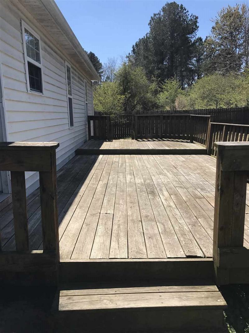 102 Carmen Ln, Clayton, NC 27520