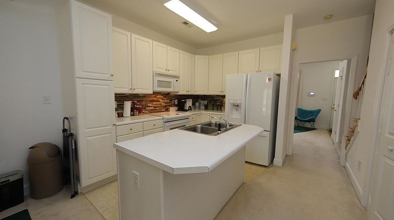 102 Carved Oak Dr, Durham, NC 27707
