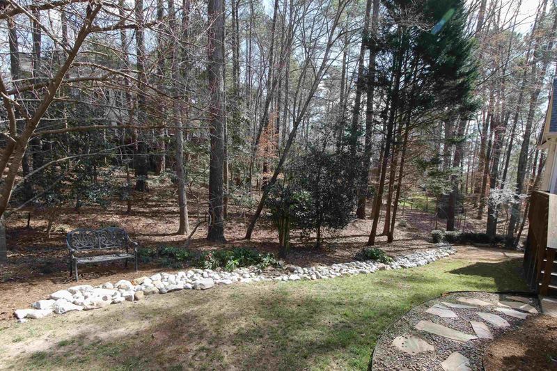 102 Catesby Ln, Chapel Hill, NC 27514
