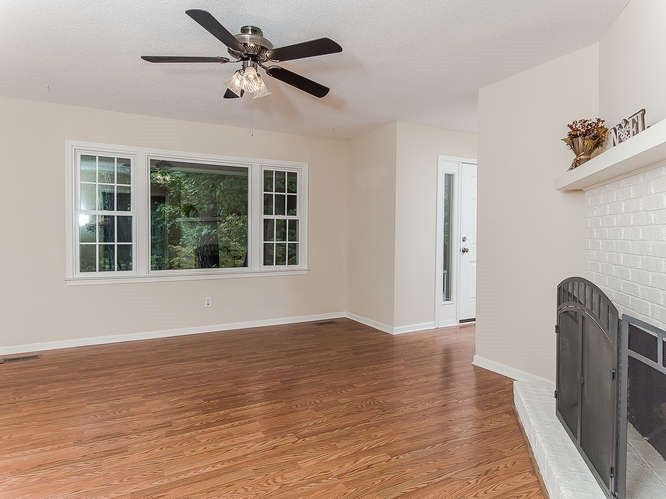 102 Chatham Ct, Garner, NC 27529