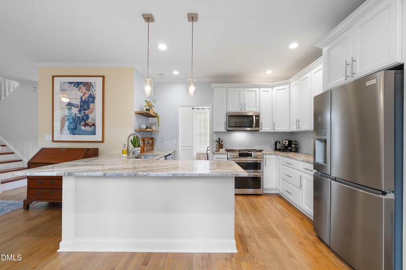102 Chatsworth St, Cary, NC 27513