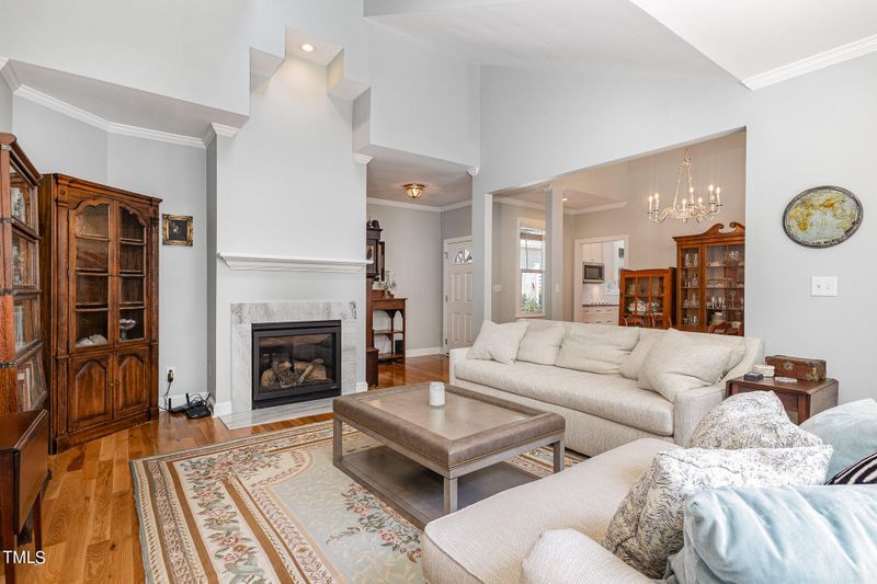 102 Cherry Hill Ln, Cary, NC 27518